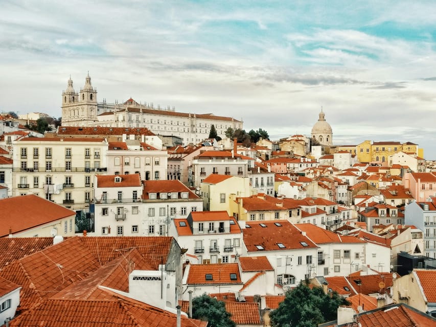 Lisbon: Private TukTuk Tour - From Praça do Comércio to the Tagus River