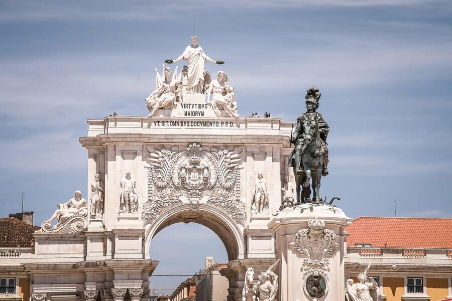 Lisbon: Private TukTuk Tour - What the private format adds