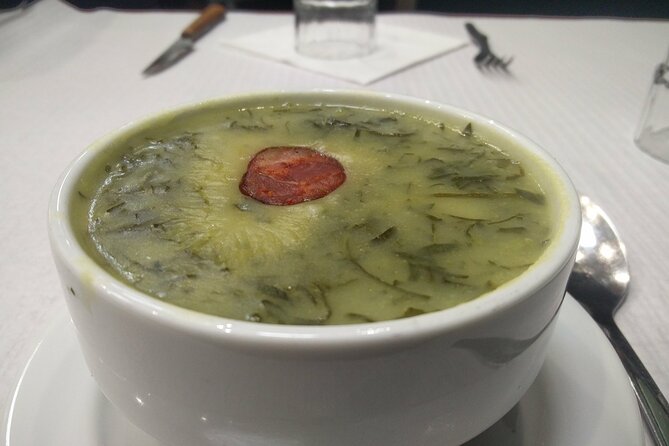 Lisbon Roots - Small group Food & Culture Walking Tour w/tastings - What the 12 tastings and five drinks mean in practice