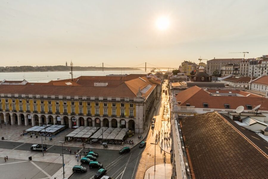 Lisbon: Rua Augusta Arch Admission Ticket - The top platform and its four directions