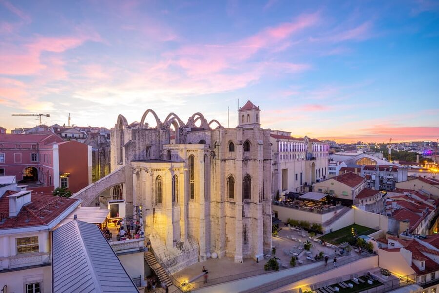Lisbon's historic old town in a tuk-tuk in German - Weather, comfort, and who should book