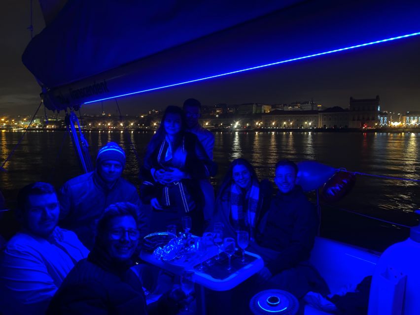 Lisbon: Sailboat Tour w/ Local Guide and Open Bar Green Wine - The Wine Is Part of the Mood, Not the Main Event