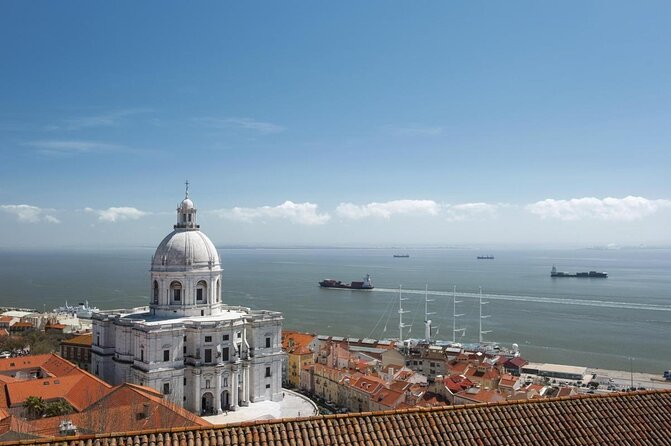 Lisbon Sailing Tour on a Luxury Sailing Yacht with 2 Drinks - What makes this sailing trip worth considering