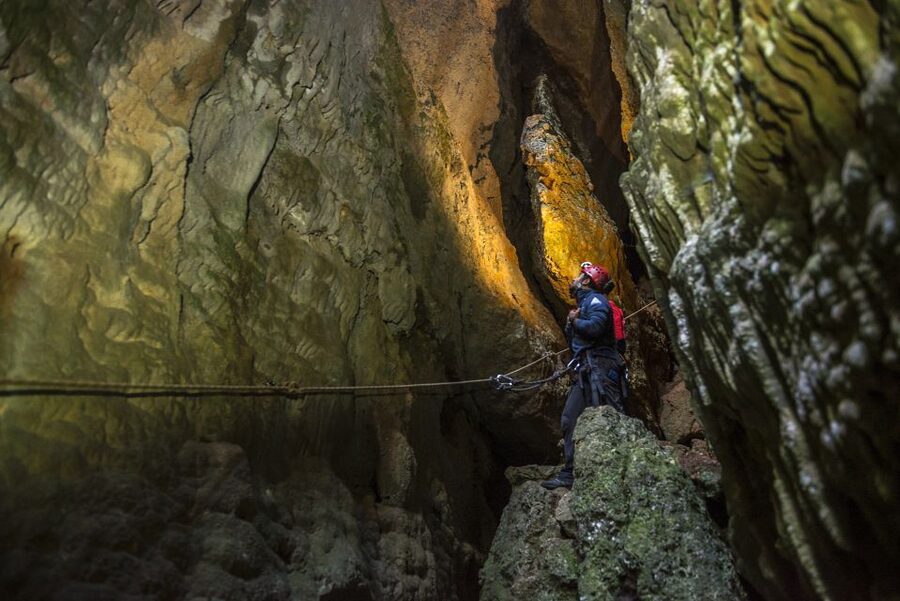 Lisbon: Setubal Arrábida Natural Park Adventure Circuit - Caves, rock walls, and the first obstacles