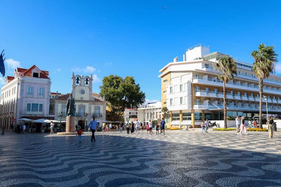 Lisbon: Sintra, Coast and Wine Small-Group Day Tour - Who should book this experience?