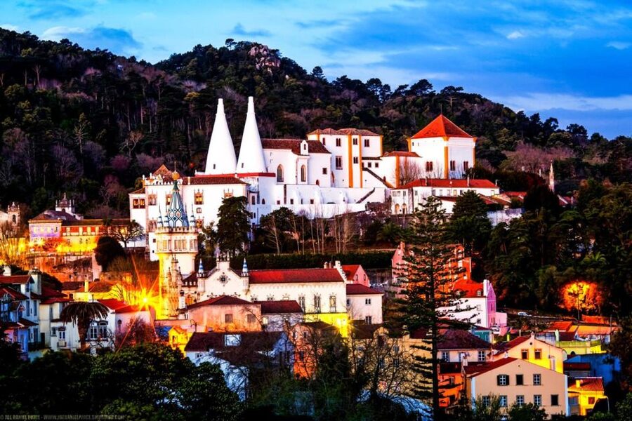 Lisbon: Sintra Half-Day Private Tour with Pena Palace - Cabo da Roca and the Atlantic views