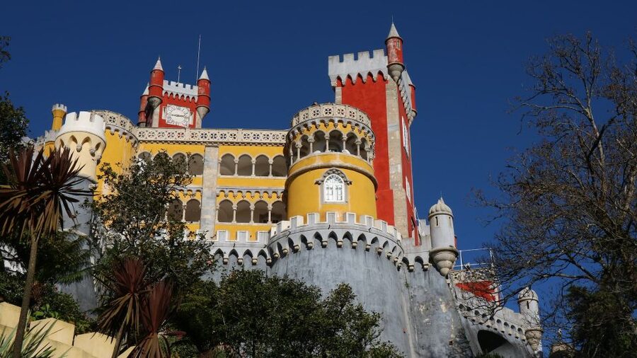 Lisbon: Sintra, Pena Palace, Cabo Roca Coast & Cascais Tour - Who should book this tour
