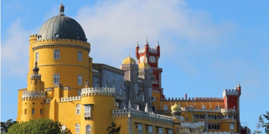 Lisbon: Sintra, Pena, Regaleira, Cabo da Roca & Cascais - Walking, weather, and practical preparation
