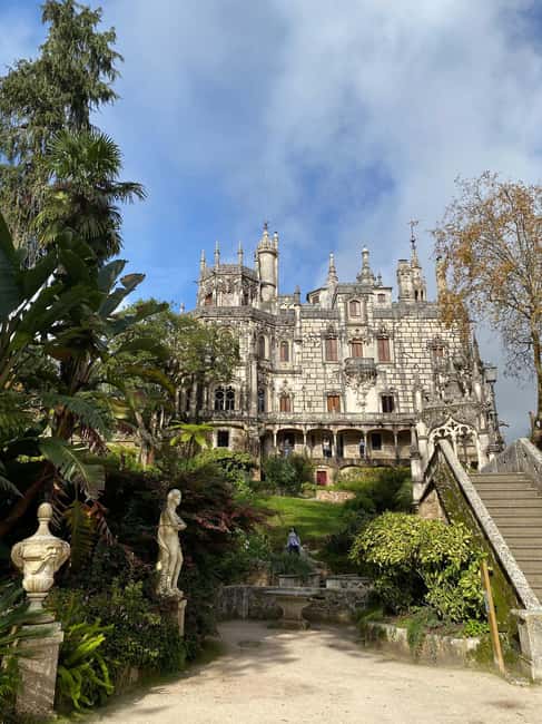 Lisbon: Sintra Tour with Pena Palace and Quinta da Regaleira - Entering Sintra and reaching Pena Palace