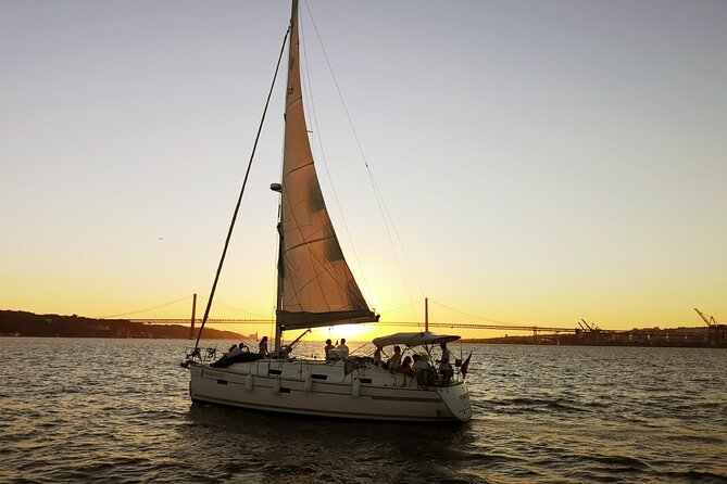 Lisbon Small Group 2h Sunset Sailing- Live Commentary & a Drink - The Discoveries Monument and Lisbon’s maritime story