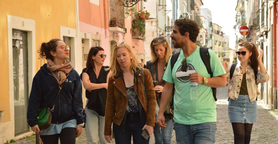 Lisbon: Starter Walking Tour to the highlights in German - Starting at Rossio Square and Baixa