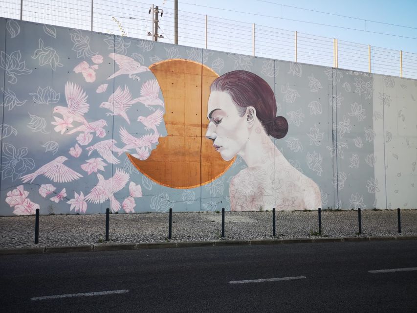 Lisbon: Street Art Tuk Tuk Tour - Convents, palaces, and factory streets