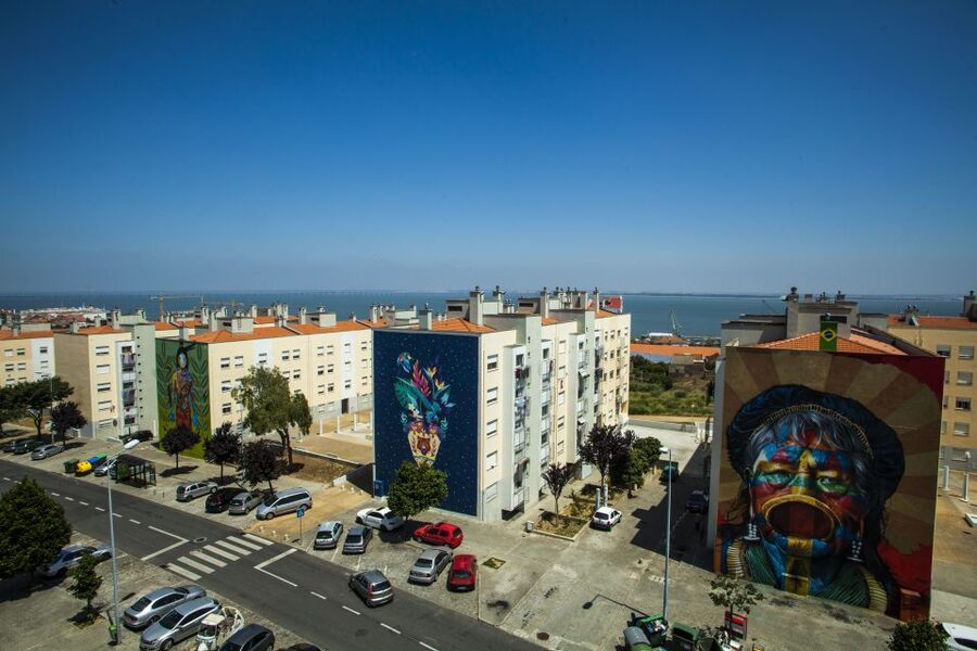 Lisbon: Street Art Tuk Tuk Tour - Choosing two hours or four hours