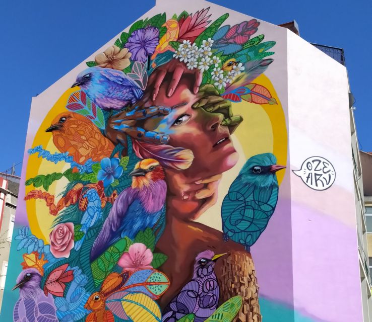 Lisbon: Street Art Walk - Graça: major artists and changing walls