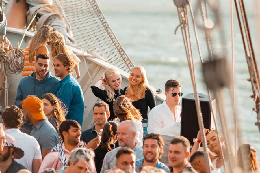 Lisbon: Sunset Boat Party with Live DJ and Night Club Entry - Booking, cancellation, and useful planning details