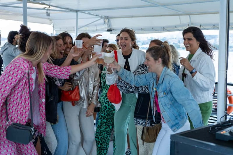 Lisbon: Sunset Boat Tour with Music and Drinks - Key points to know before you book