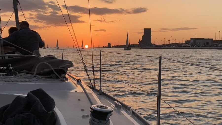Lisbon: Sunset Cruise with Drinks and Snacks - Key points to know before you book