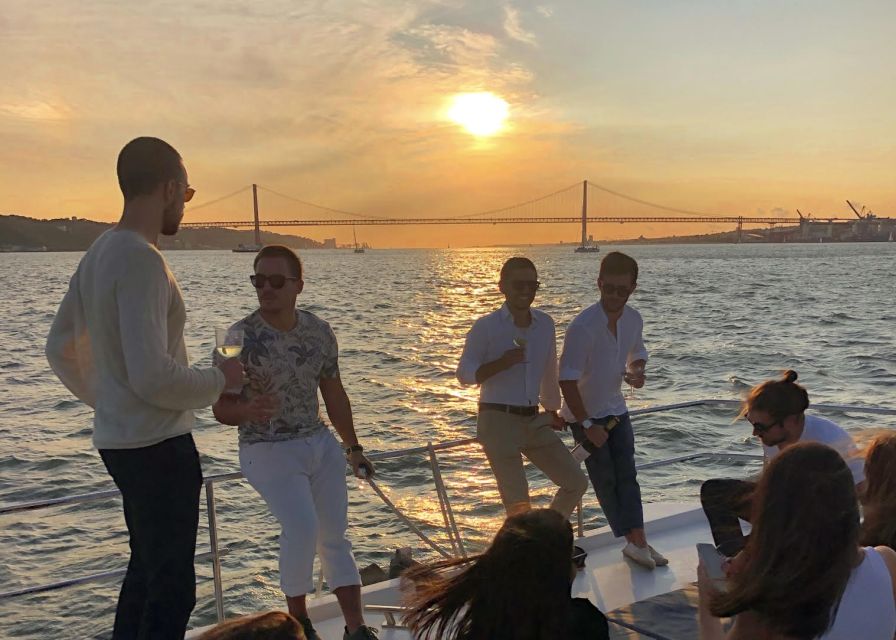 Lisbon: Sunset Cruise with Drinks and Snacks - Cristo Rei and the return toward sunset