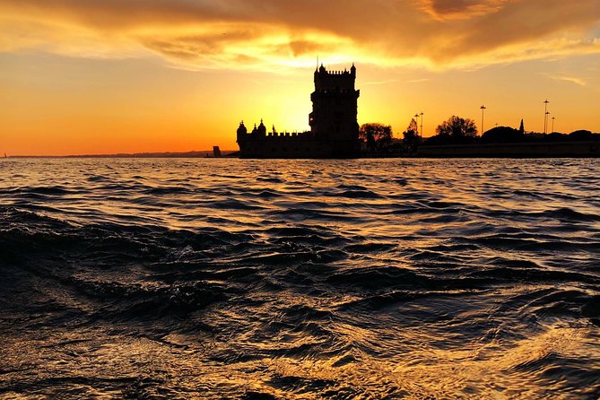 Lisbon: Sunset Cruise With Drinks on Spacious Yacht - Comfort, weather, and the life jacket question