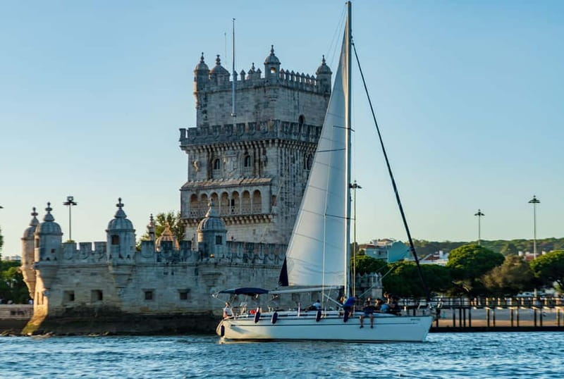 Lisbon: Sunset Sailing Boat Tour with Drinks - Why a sunset sail works so well in Lisbon