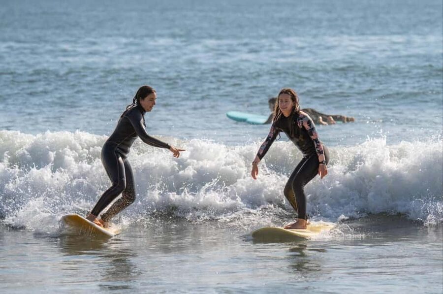 Lisbon Surf Guide - Surf class & Pick Up - Your first attempts on the board