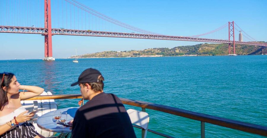 Lisbon: Tagus River Boat Tour with One Drink Included - Why seeing Lisbon from the Tagus is worth your time