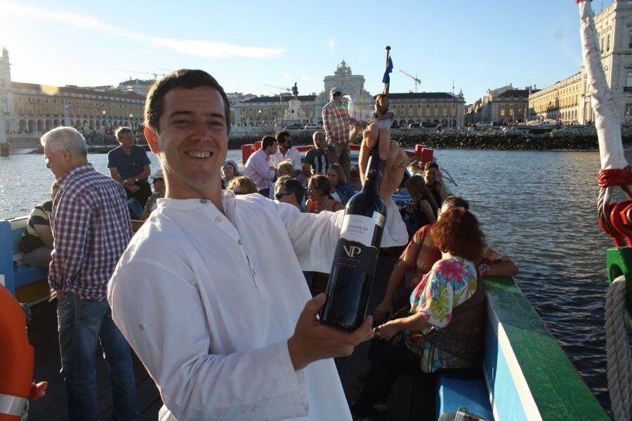 Lisbon: Tagus River Sunset Cruise in a Traditional Vessel - Meeting the boat at Commerce Square