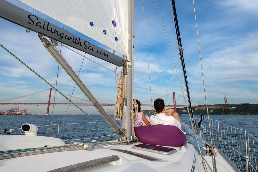 Lisbon: Tagus River Sunset Cruise with Drinks - Key points at a glance