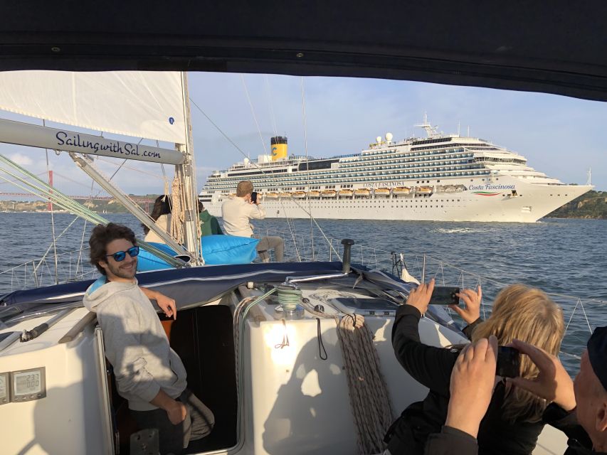 Lisbon: Tagus River Sunset Cruise with Drinks - Why a Tagus sunset cruise is worth your evening