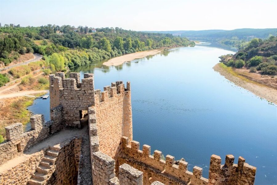 Lisbon: Tomar and Almourol Knights Templar Tour - What the guides add to the day