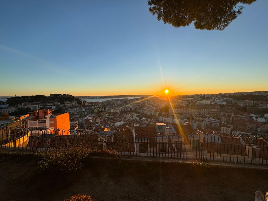 Lisbon: Tuk Tuk with hotel pick up and the best of old city - Santa Luzia and the lanes of Alfama