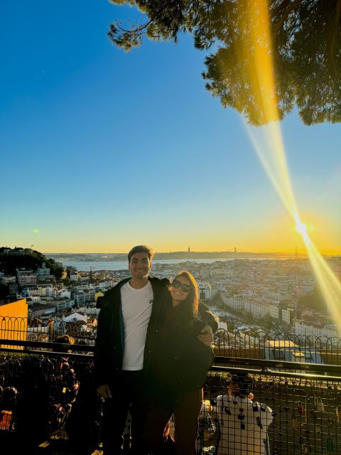 Lisbon: Tuk Tuk with hotel pick up and the best of old city - What the guides add to the ride
