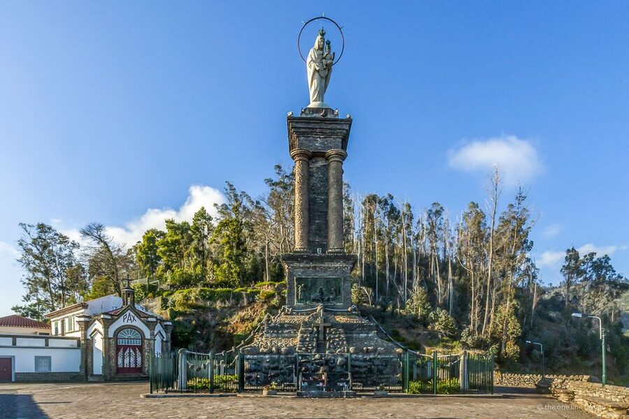 Madeira: Best of the East Tour from Funchal - Santana’s thatched houses and the lunch break