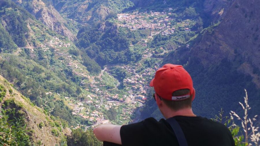 Madeira: Cabo Girao, Jeep Tour Adventure and Wine Tasting - The poncha stop in a local bar