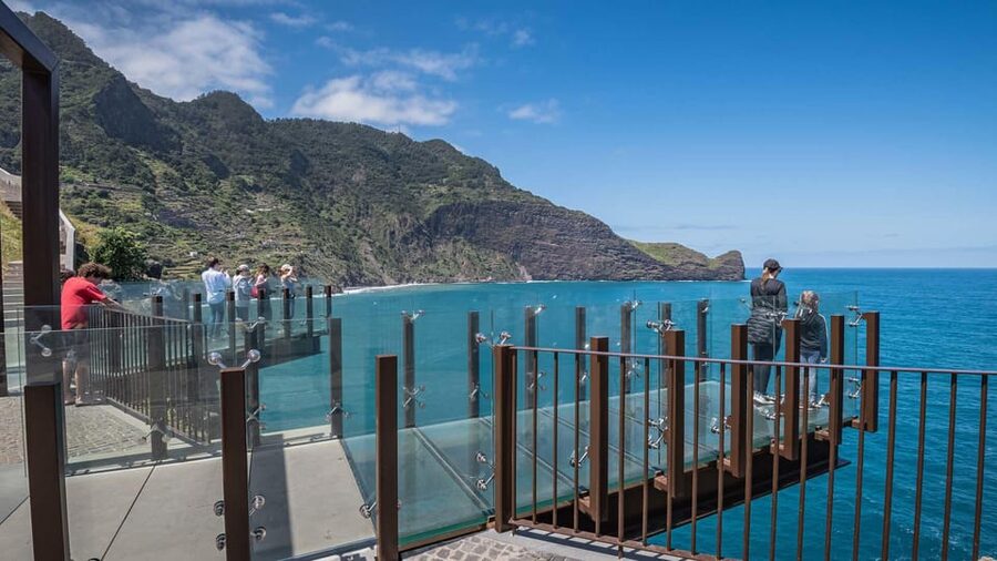 Madeira Funchal:East Tour Pico Arieiro & Santana&Laurissilva - Optional lunch with the group