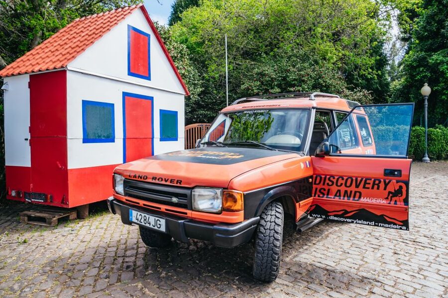 Madeira: Half-Day Pico Arieiro Jeep Tour - Guides, driving, and the human side of the tour