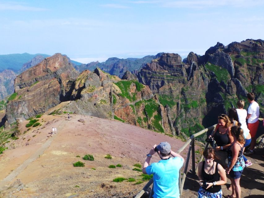Madeira: Jeep tour Pico Areeiro, Santa Cruz and Cristo Rei - From Funchal to the Largo do Miranda viewpoint