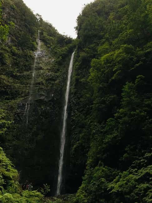Madeira: PR 9 - Levada do Caldeirão Verde Hike Transfer - The Caldeirão Verde waterfall and the return walk