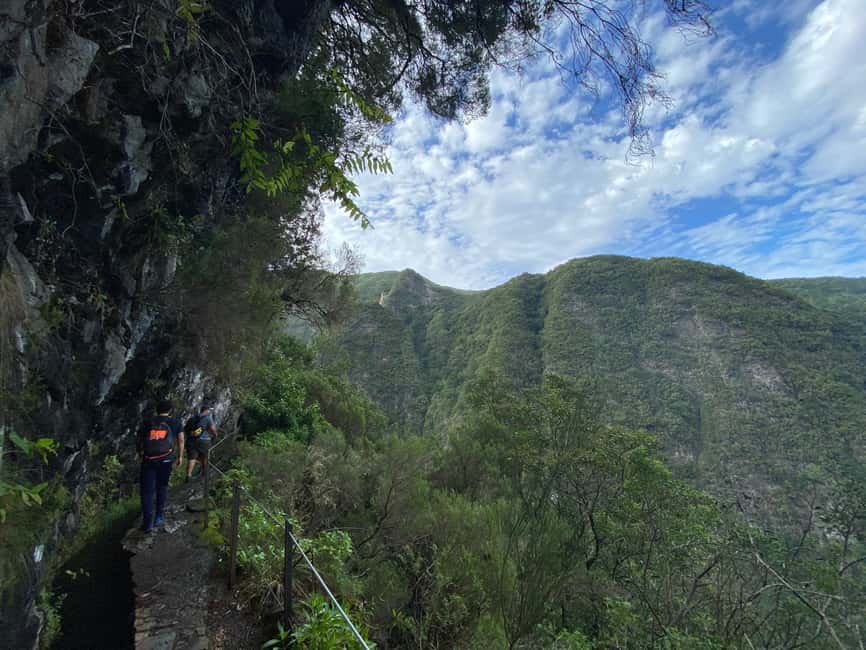Madeira: PR 9 - Levada do Caldeirão Verde Hike Transfer - Who will enjoy this most?