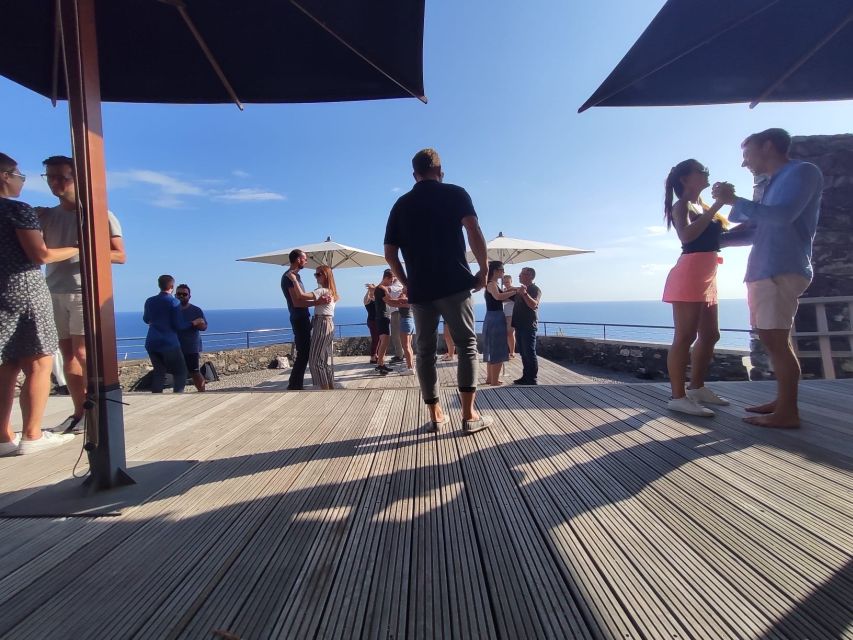 Madeira: Salsa and Bachata dance and discovery experience - Why the Outdoor Setting Matters