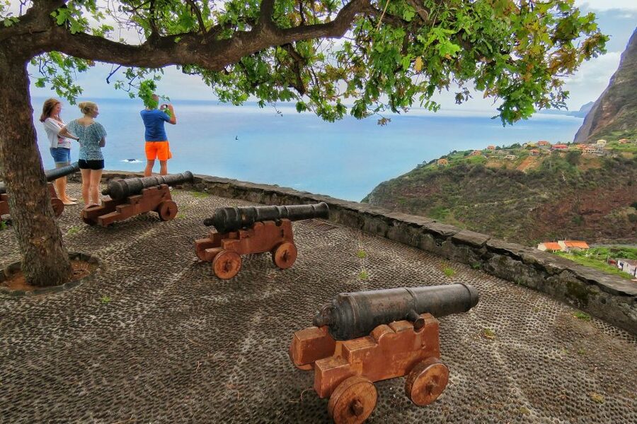 Madeira : Santana & Peaks full day tour by Open 4x4 - Porto da Cruz and the sugar cane connection