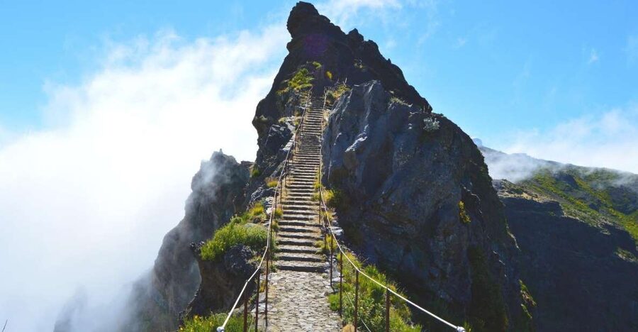 Madeira Stairway to Heaven to Larano Hike Mountain to Sea - From Funchal to Pico do Areeiro