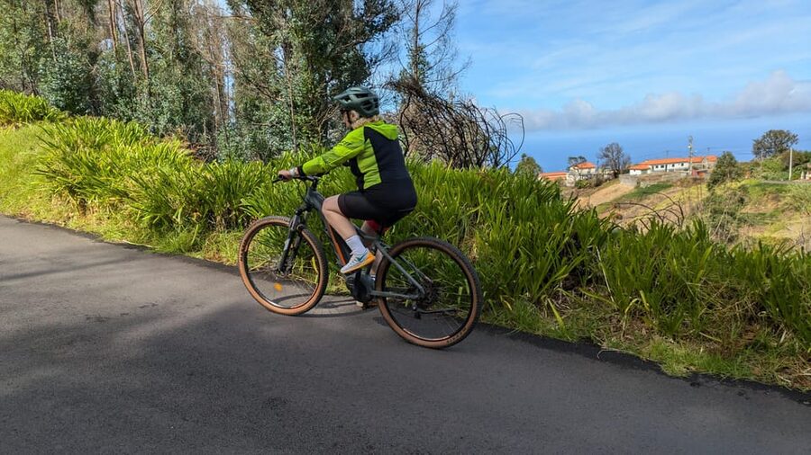 Madeira West coast: Guided Sightseeing E-Bike Tour - Lombada dos Marinheiros and Madeira’s old water systems