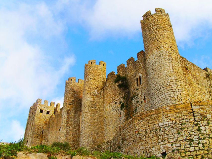 Óbidos, Nazaré & Alcobaça: Private Trip by Car - Óbidos: walls, lanes, and a small glass of ginjinha