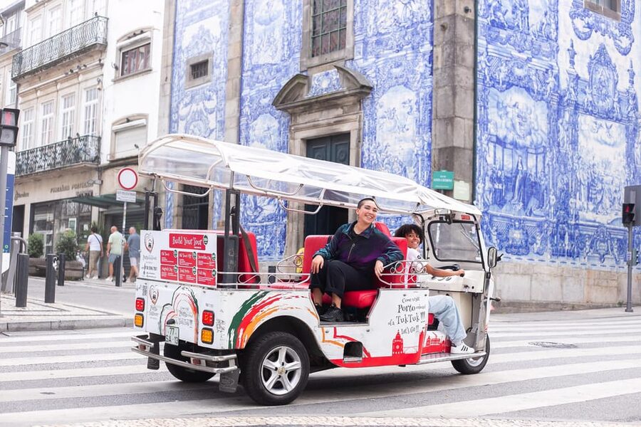 Oporto Tuk-Tuk Tour: Fast, Fun & Flexible – 1H to Full Day! - Why a tuk-tuk works well in Porto