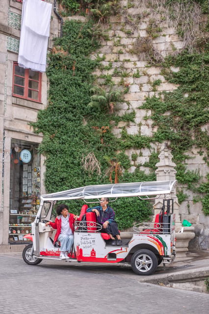Oporto Tuk-Tuk Tour: Fast, Fun & Flexible – 1H to Full Day! - Clérigos, Batalha, and the city center