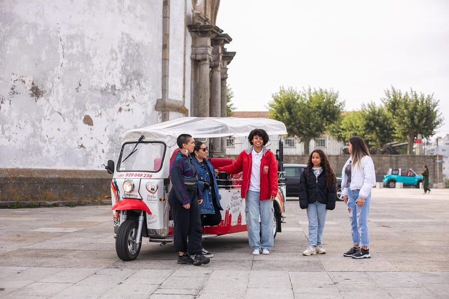 Oporto Tuk-Tuk Tour: Fast, Fun & Flexible – 1H to Full Day! - Crossing to Gaia and Serra do Pilar