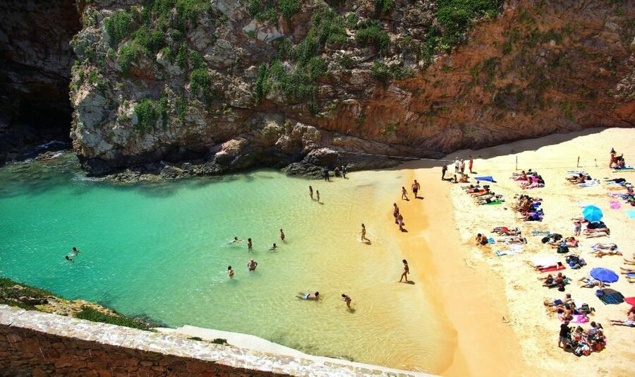 Peniche: Berlengas Island Trip, Hiking and Cave Tour - Walking from the fortress to the lighthouse