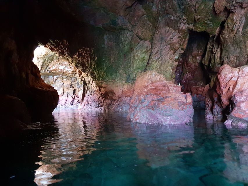 Peniche: Berlengas Roundtrip and Glass-Bottom Boat Cave Tour - The 30-minute glass-bottom boat and cave route