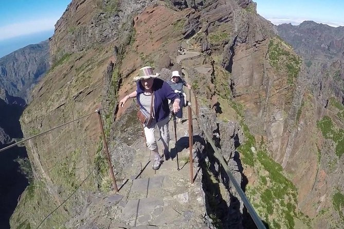 Pico Arieiro To Pico Ruivo / Highest Peak Challenge - Why this mountain route is Madeira’s big hiking challenge